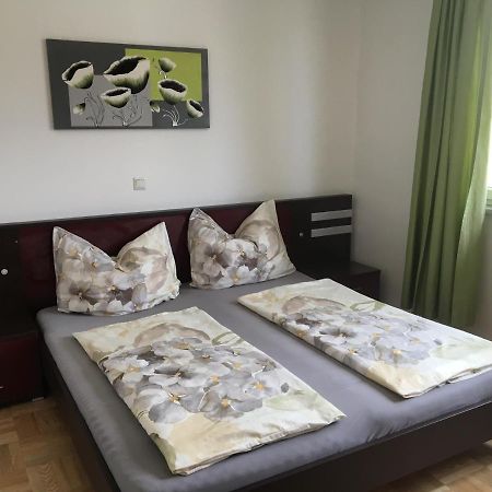 Wohnhaus City Sued Herzogsdorf Екстер'єр фото