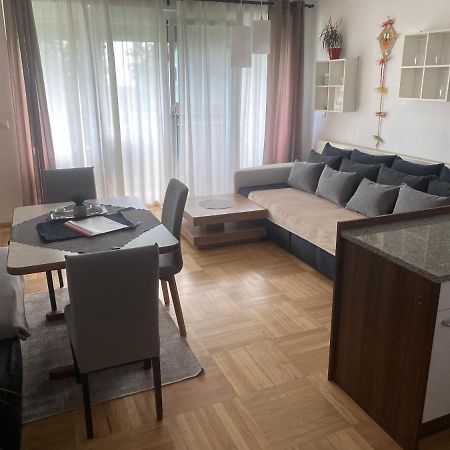 Wohnhaus City Sued Herzogsdorf Екстер'єр фото