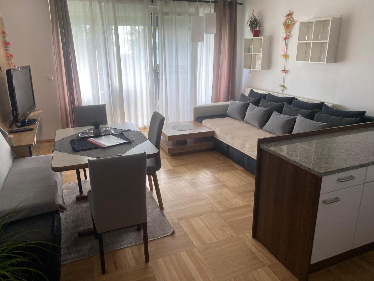 Wohnhaus City Sued Herzogsdorf Екстер'єр фото